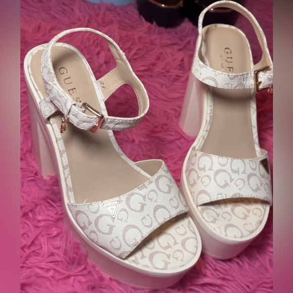 Guess Heels - Picture 1 of 1